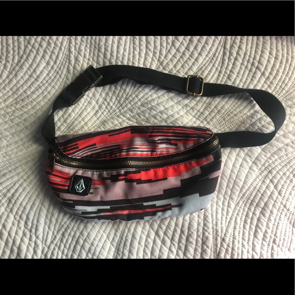 Volcom waist  fanny pack
